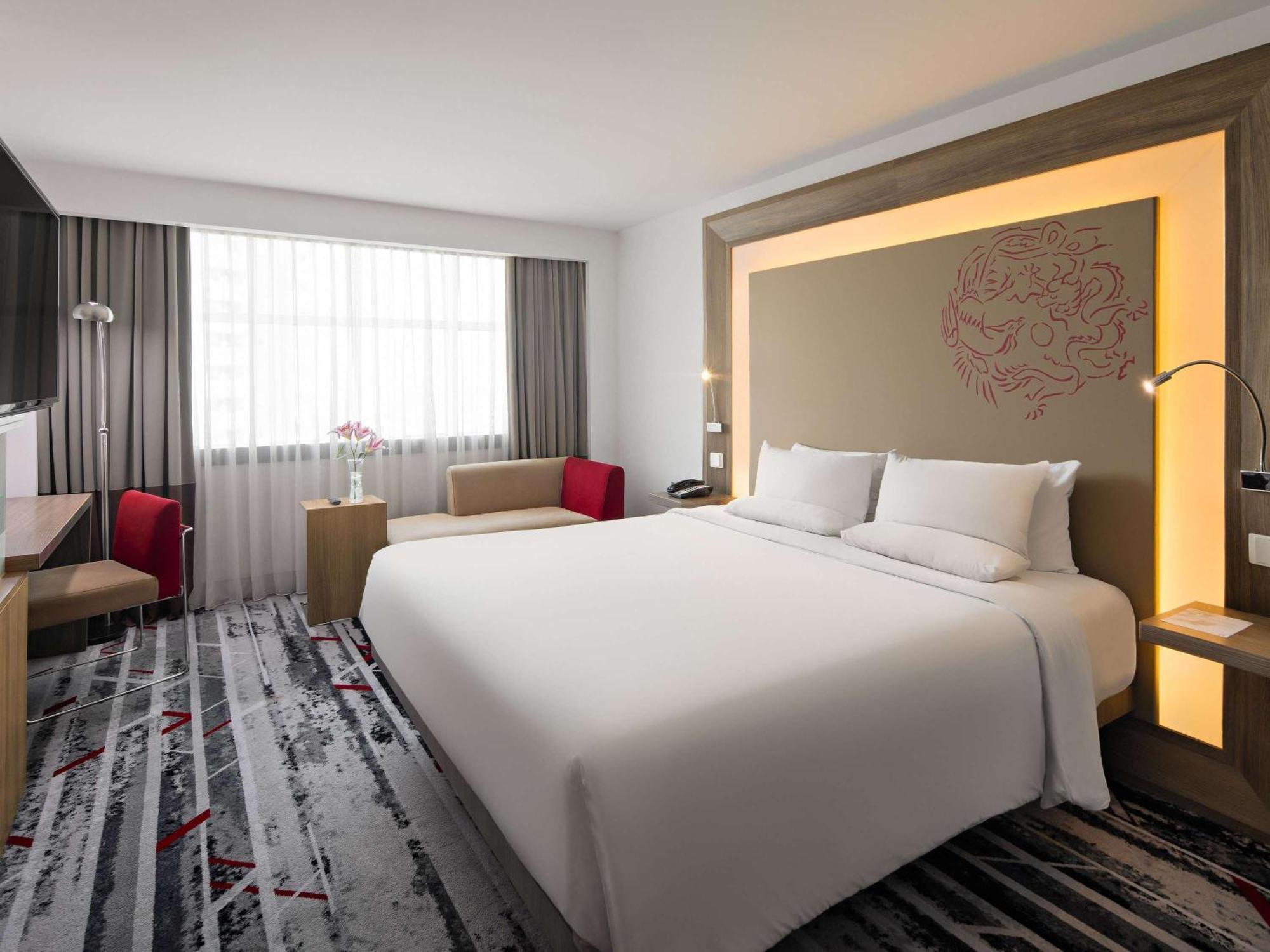 Novotel Jakarta Gajah Mada Exterior foto