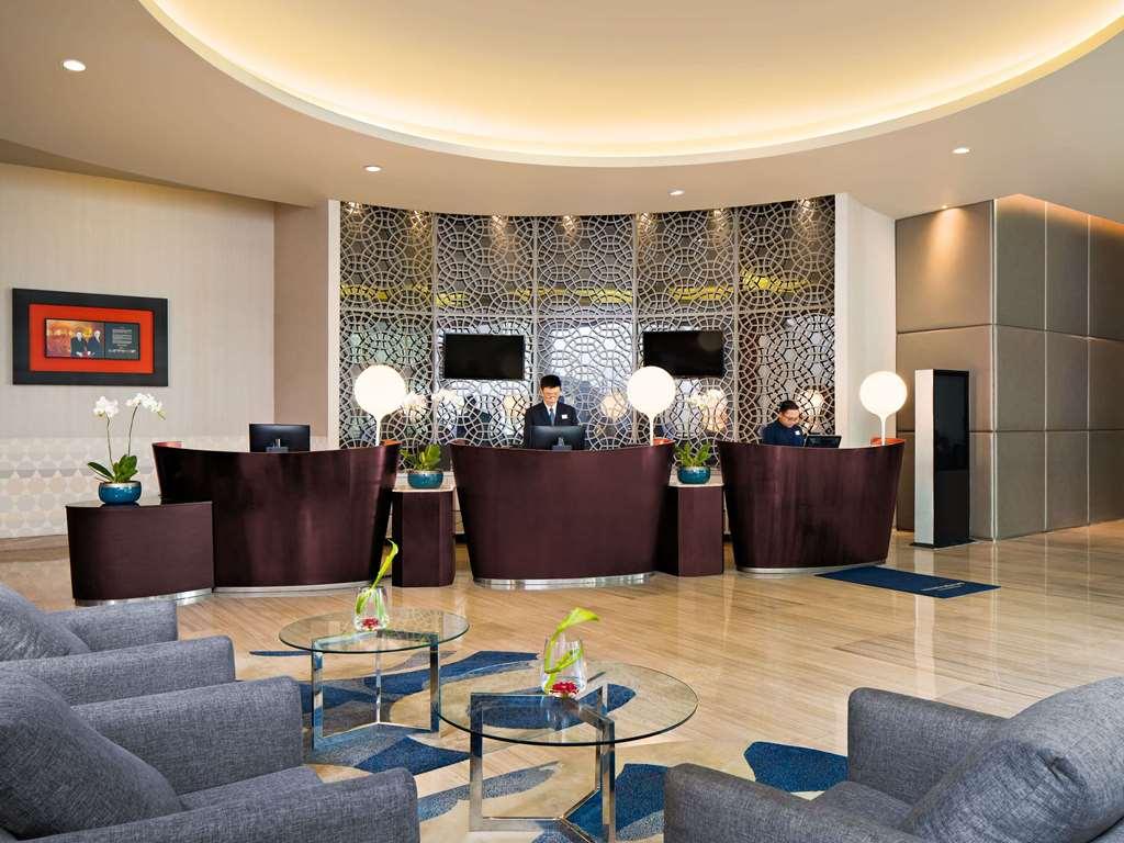 Novotel Jakarta Gajah Mada Exterior foto